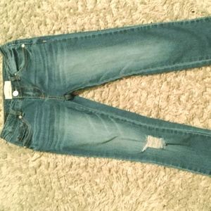 Cute ,medium wash ripped jeans